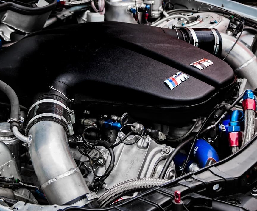 NOS SERVICES MOTORSPORT et AMG